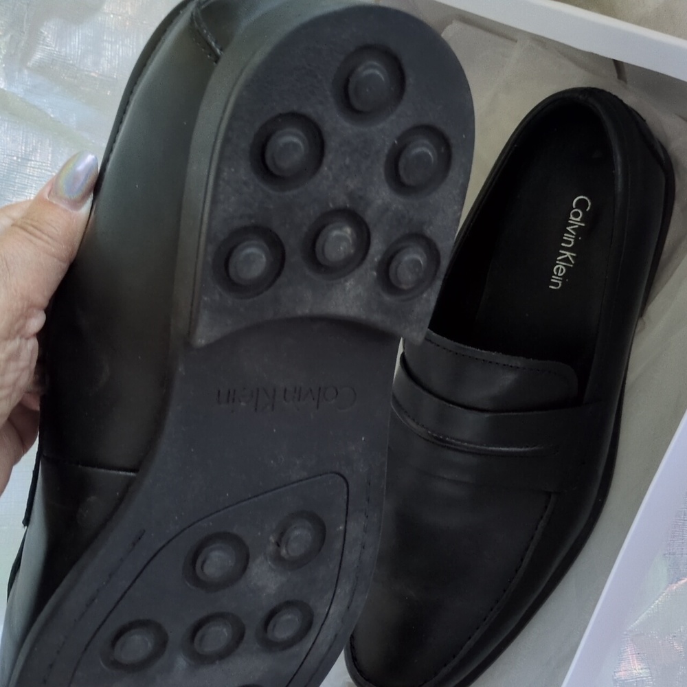 Calvin Klein Men's Elegant Black Slip-Ons Sz 11 1/2 M - Picture 2 of 5